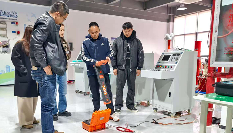 2190智能探測儀獲青睞,安徽電力來訪深交流