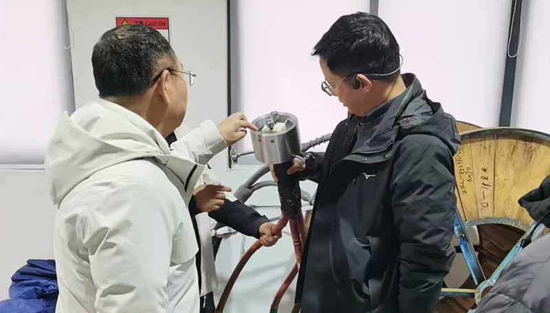 “武漢雷科電力接待東莞客商考察配電設備